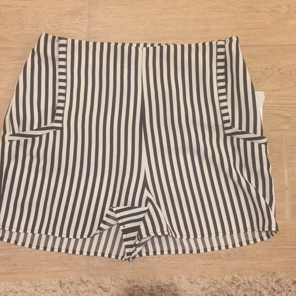 Black and white striped shorts leith